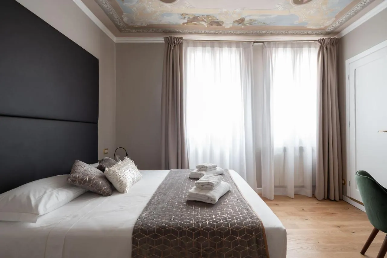 Locanda Herion البندقية بيت ضيافة